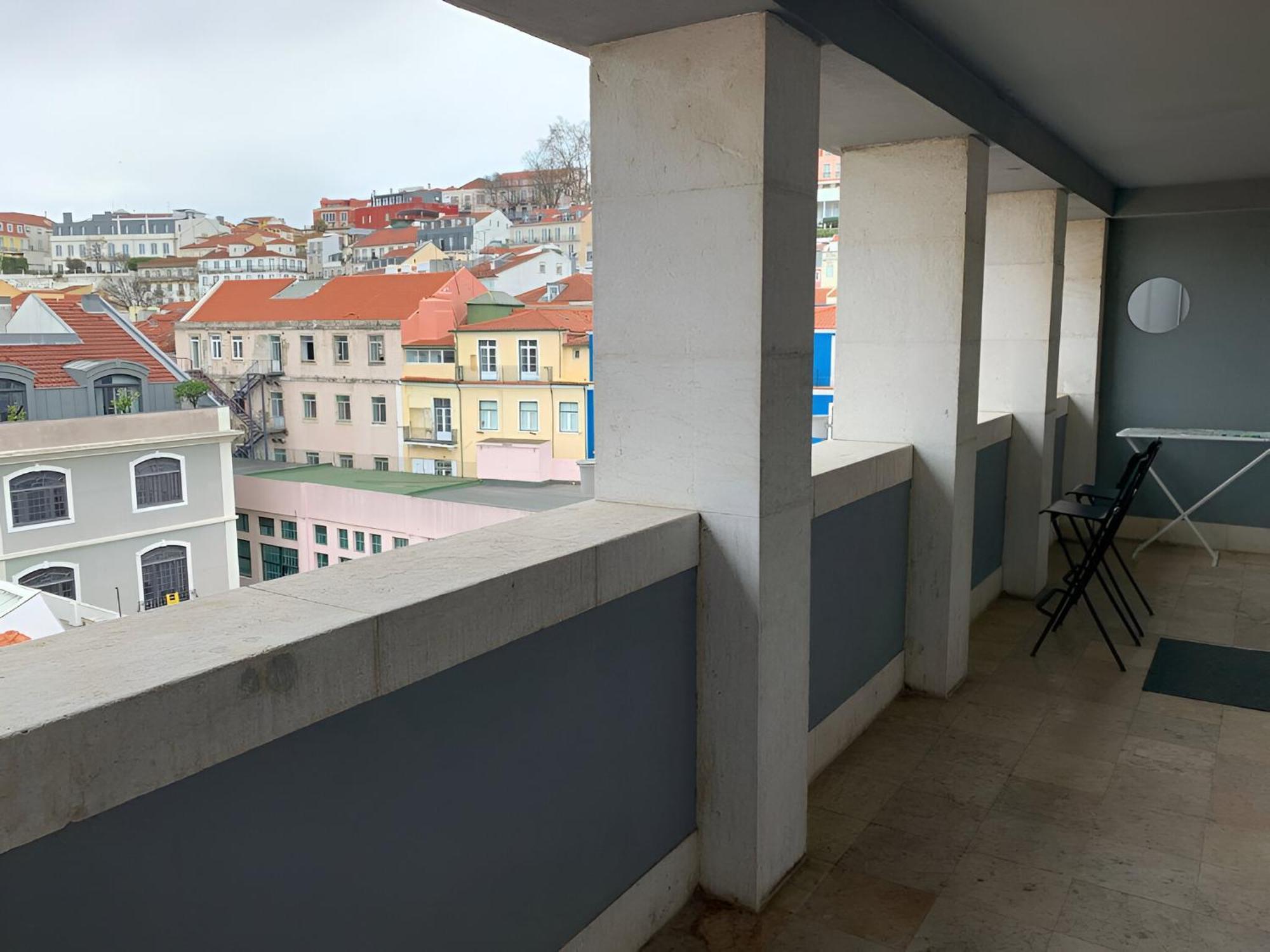 Finestay 8 Building With Balcony And View * Lisbona